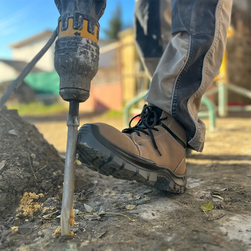 Chaussure de sécurité Gaston Mille, fabricant français d'EPI : catalogue centralisé dans un PIM connecté à Magento 2 – cas client Wesmart